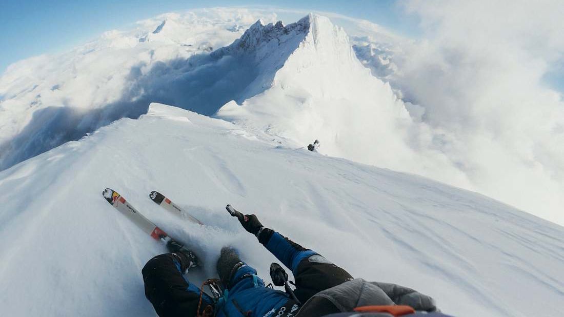 Polák jako první člověk sjel Everest na lyžích bez kyslíkové láhve